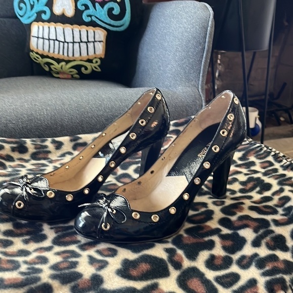 Michael Kors size 8 yes patent leather upper with gold grommet details. - Picture 2 of 6